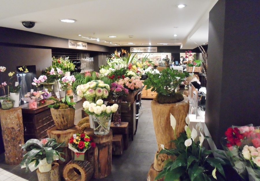 Cách trang trí cửa hàng hoa tươi thu hút khách hàng