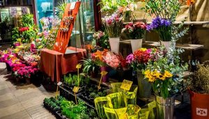 Trang trí cửa hàng hoa tươi ấn tượng