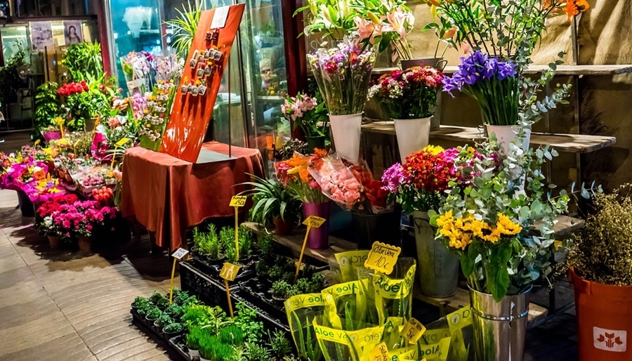 Trang-tri-cua-hang-hoa-tuoi-9